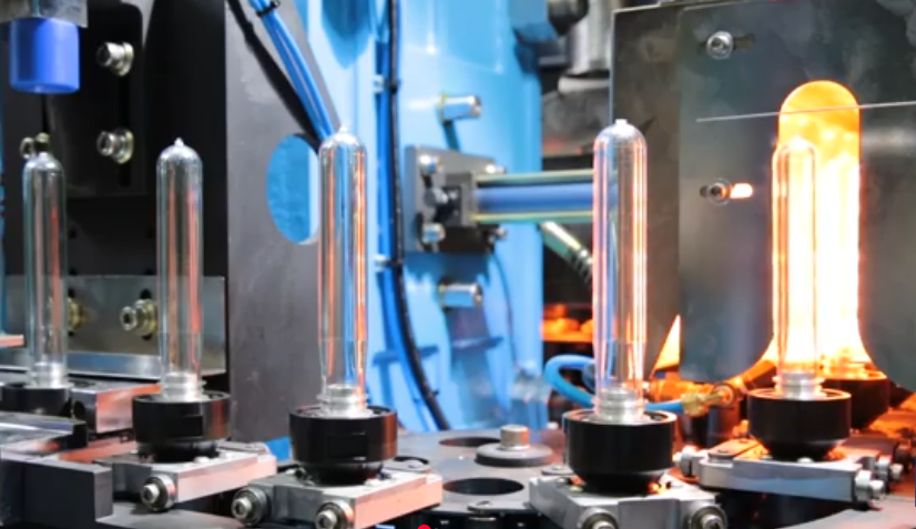 Riscaldatore NIR ad alta efficienza per preforme